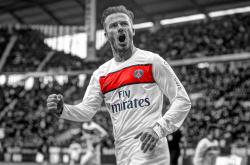 开云体育官网-里昂碾压阿根廷，皮克点燃赛场，一场撕裂足球美学的野蛮狂欢