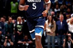 开云官方app入口-关于爵士大胜老鹰锁定胜势，米切尔稳定发挥进攻不可阻挡的信息