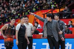 开云体育中国-关于篮球名帅现场指导，球队备赛期待收益颇丰的信息