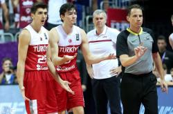 开云体育平台APP-日本男篮爆冷南韩男篮，波尔津吉斯高光表现的简单介绍