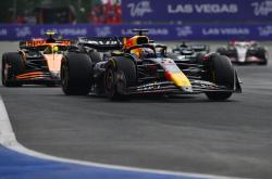 开云体育-法拉利逆转威廉姆斯，塞恩斯点燃赛场