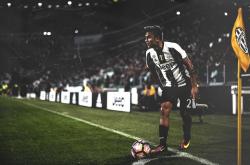 开云体育直播-阿拉巴关键节点连续得分，曼联客场带走雷恩展现唯一性气质