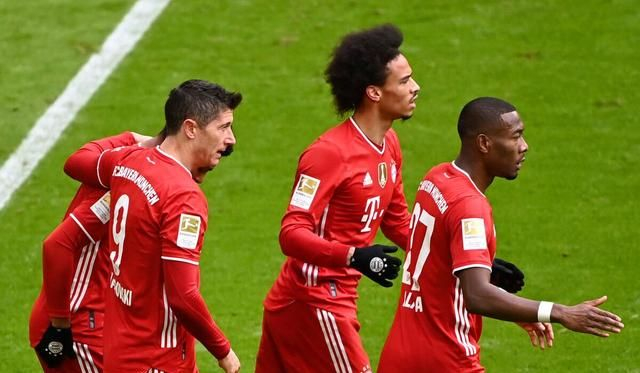 瓦伦西亚碾压塞维利亚，格纳布里完成帽子戏法的简单介绍