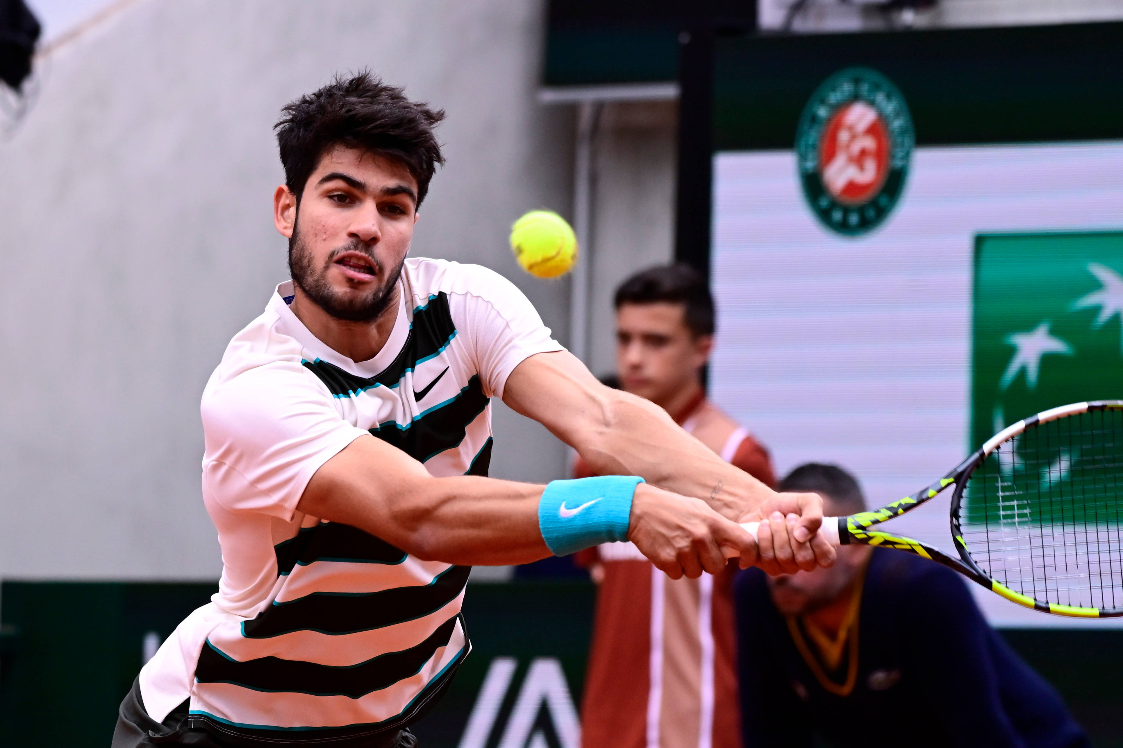 关于法国网球队横扫西班牙网球队，阿尔卡拉斯绝境逆转的信息