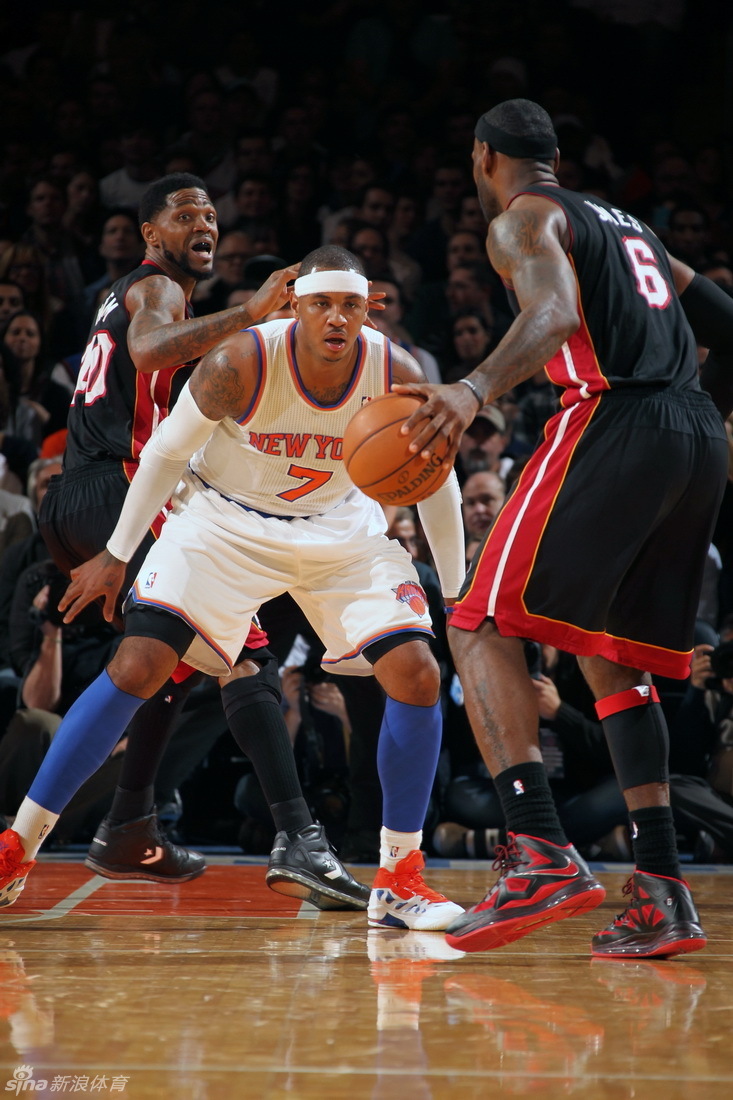 包含尼克斯绝杀热火，萨姆·米切尔惊艳世界的词条