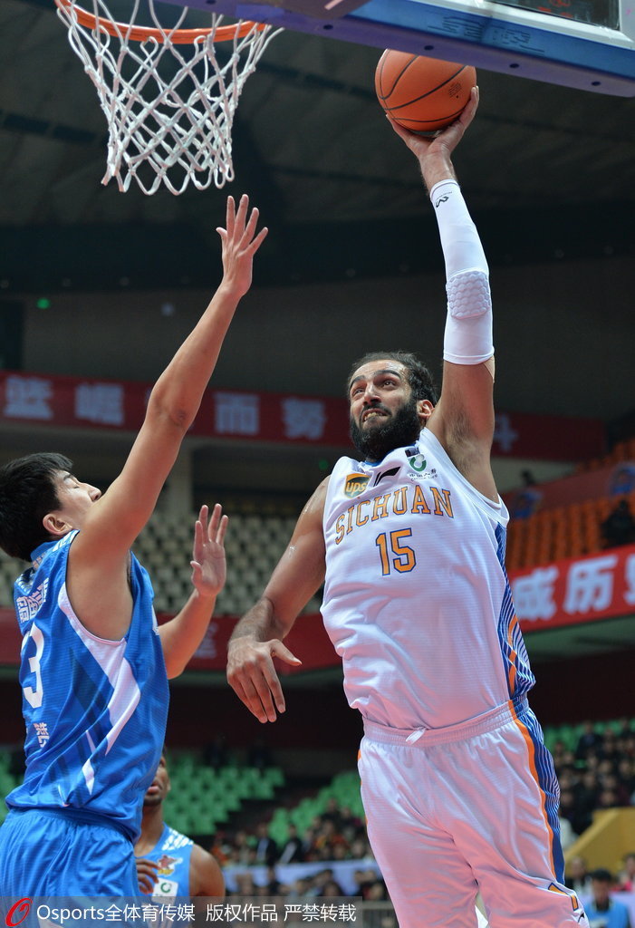 马赛主场一搏，苦战三分归属的简单介绍