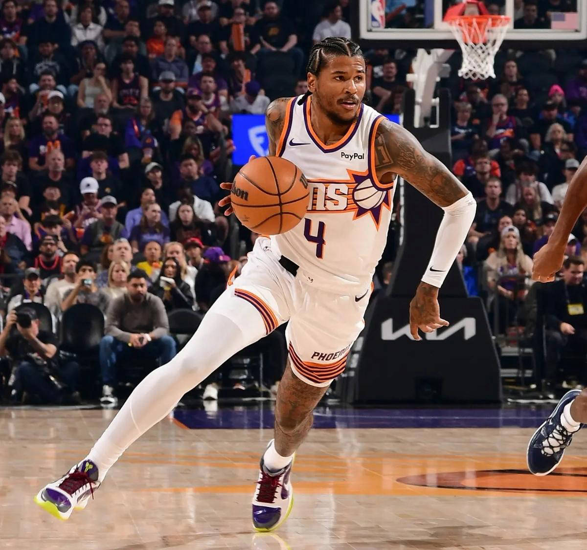 快船主场力克太阳，取得东部第二名