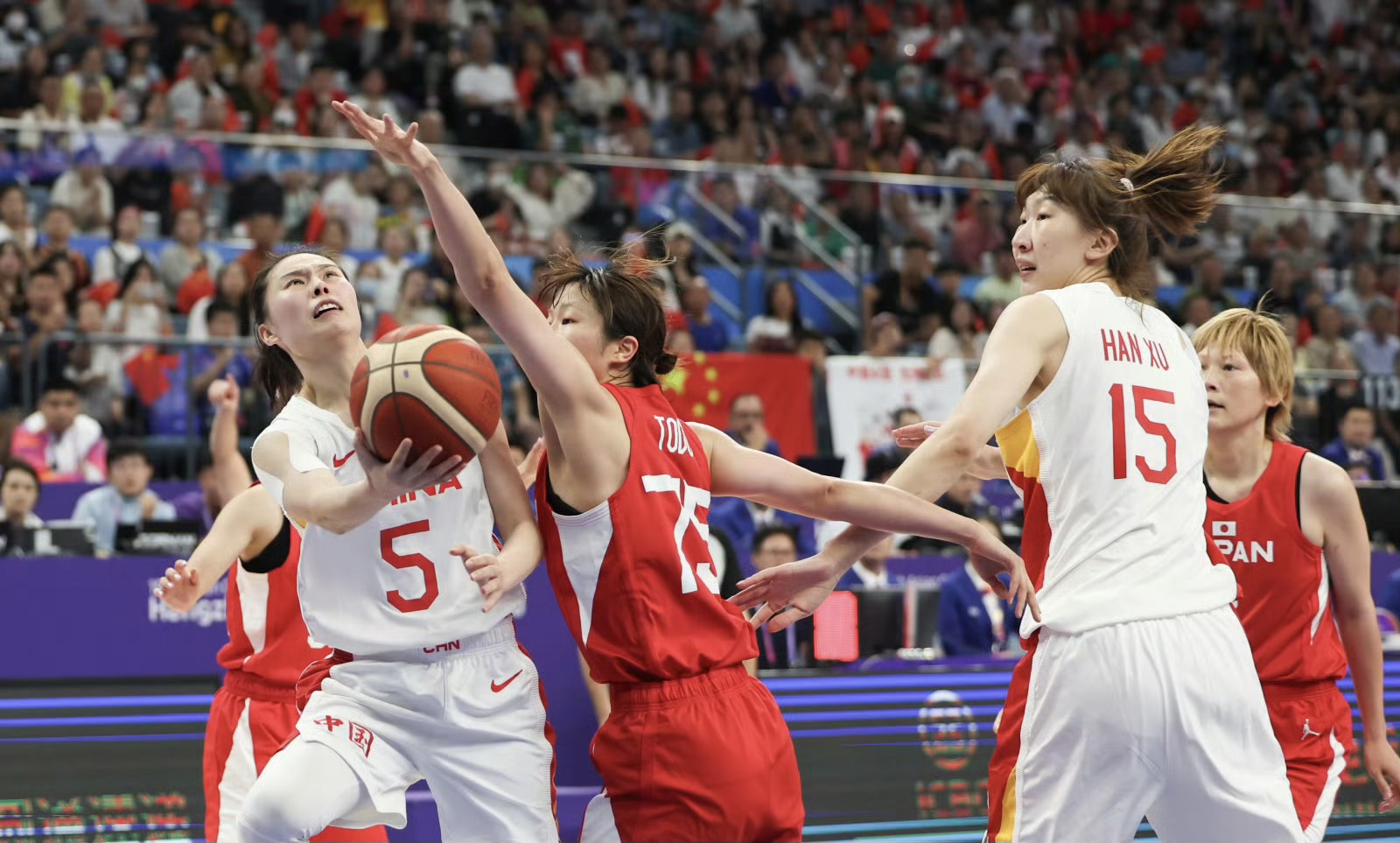 厄瓜多尔女篮在世界篮球赛场大放异彩的简单介绍