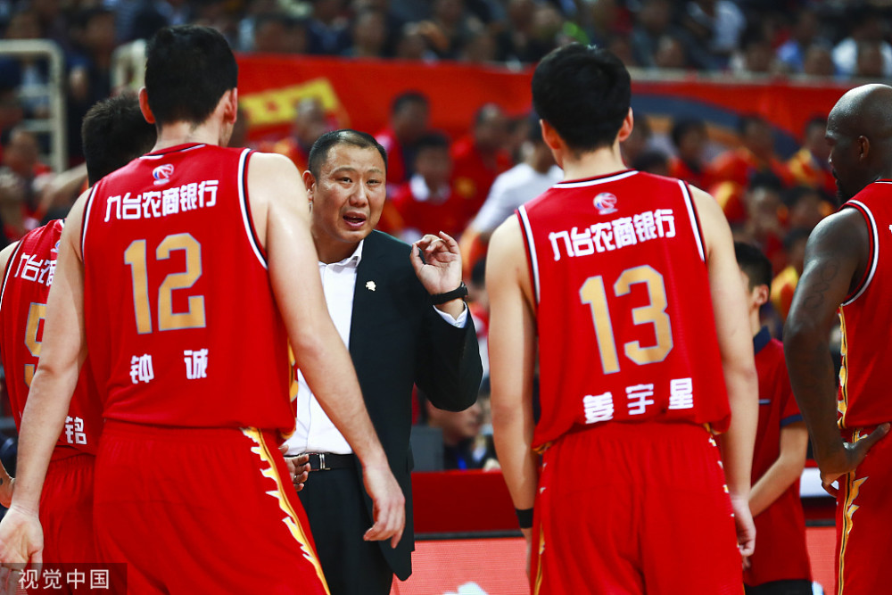 青海队积极进攻，赢得重要胜利