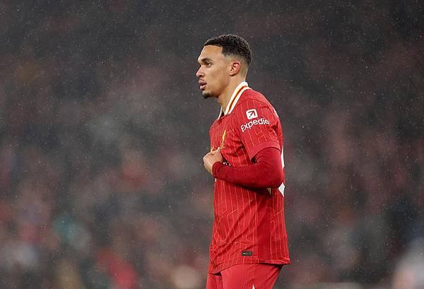 关于利物浦客场逼平曼联，取得晋级资格的信息