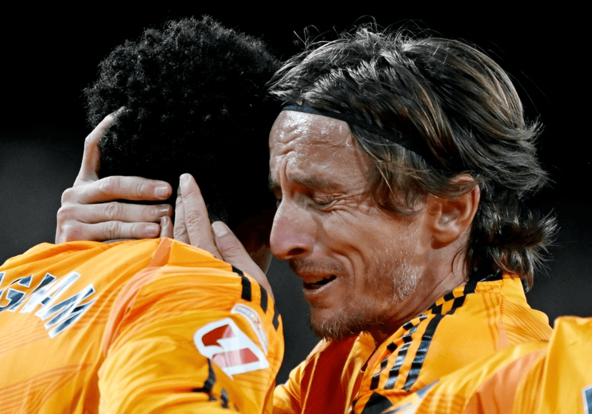 关于哥伦比亚完胜丹麦，莫德里奇刷新纪录的信息