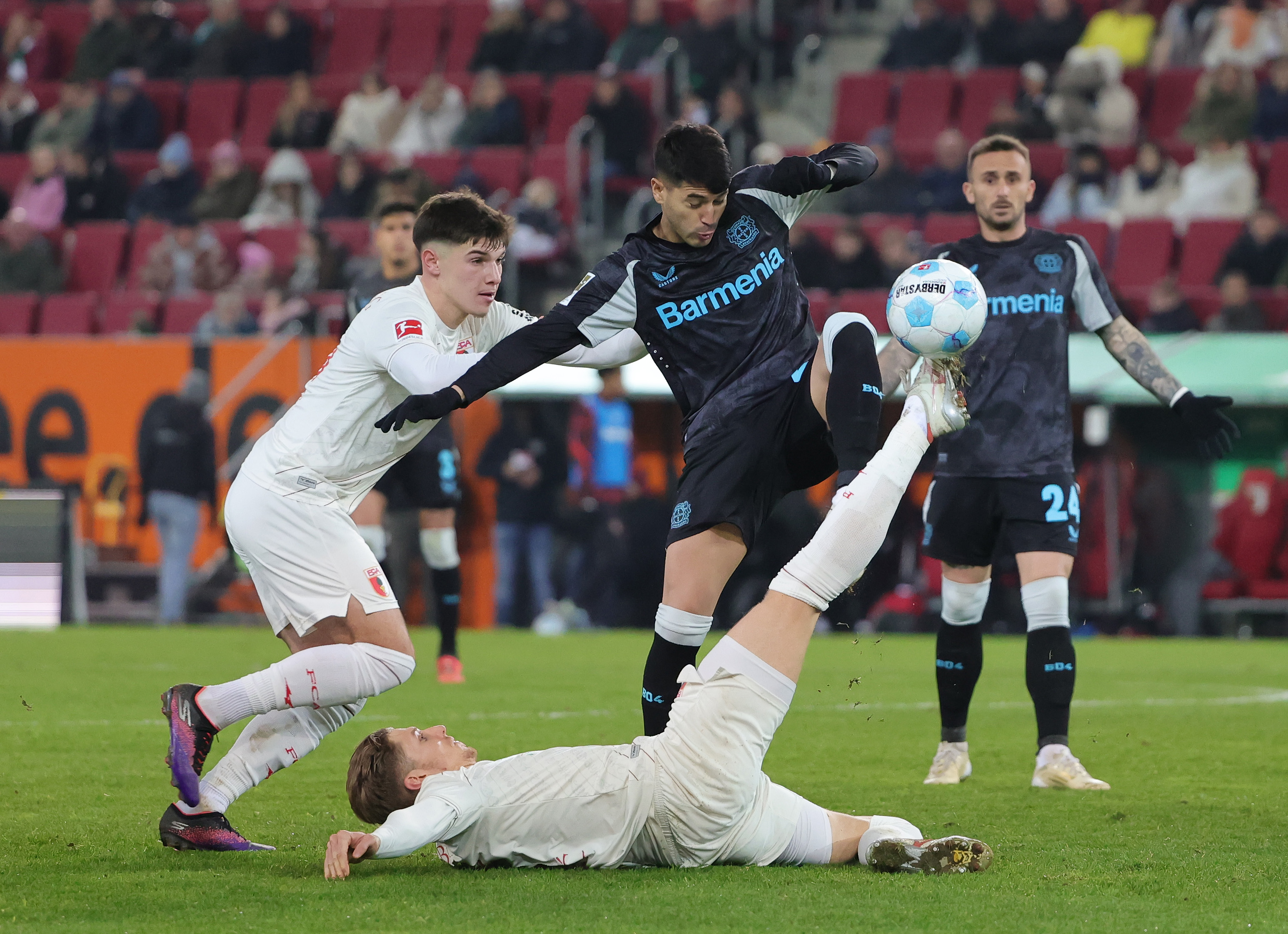 德国队鏖战泰国队，安赛龙点燃赛场