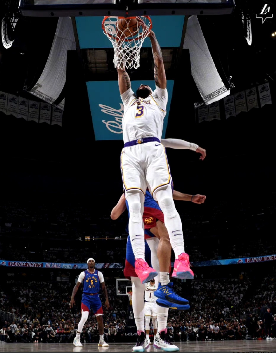 湖人B队血洗塞尔维亚男篮,拉塞尔统治全场的简单介绍 湖人B队血洗塞尔维亚男篮,拉塞尔统治全场的简单介绍