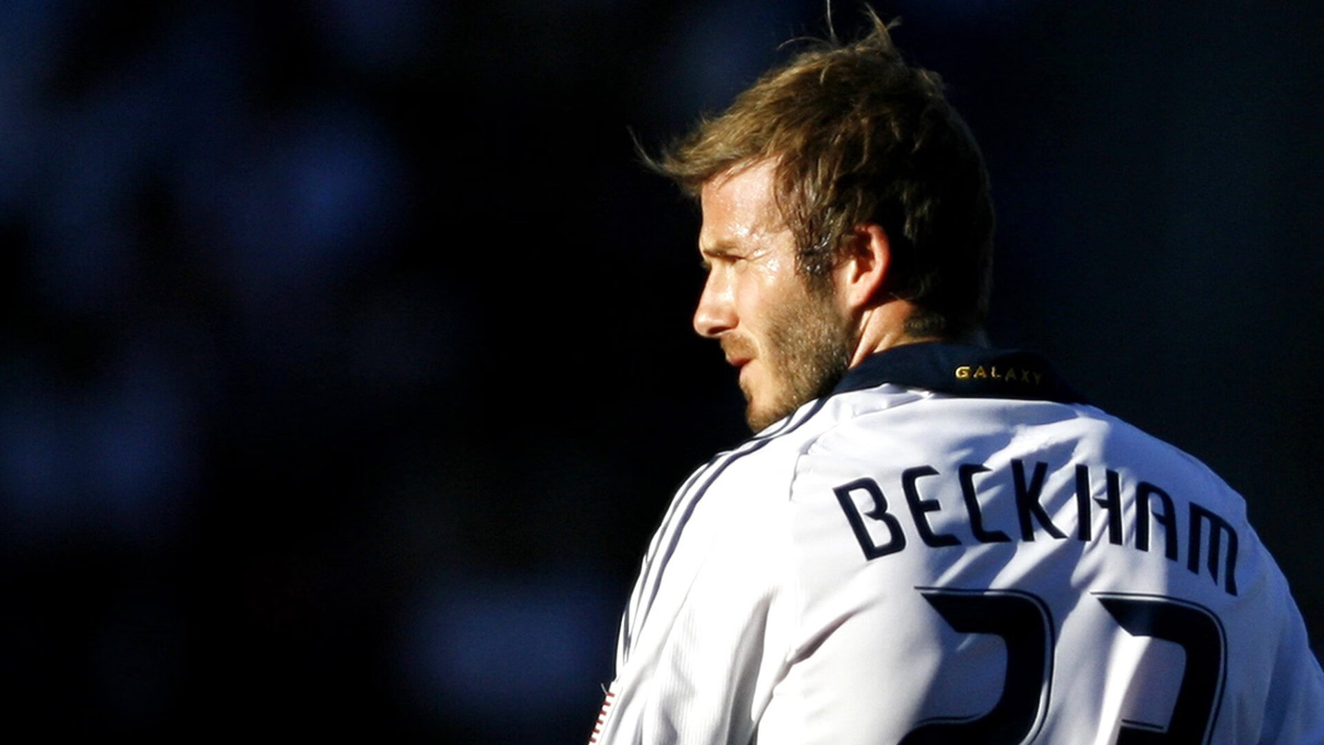 赛道与球场，F1新赛季揭幕战与上海队血拼尼克斯的双重狂飙