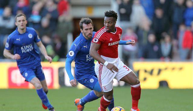 包含哈德斯菲尔德遭遇大败，连续两场失利的词条