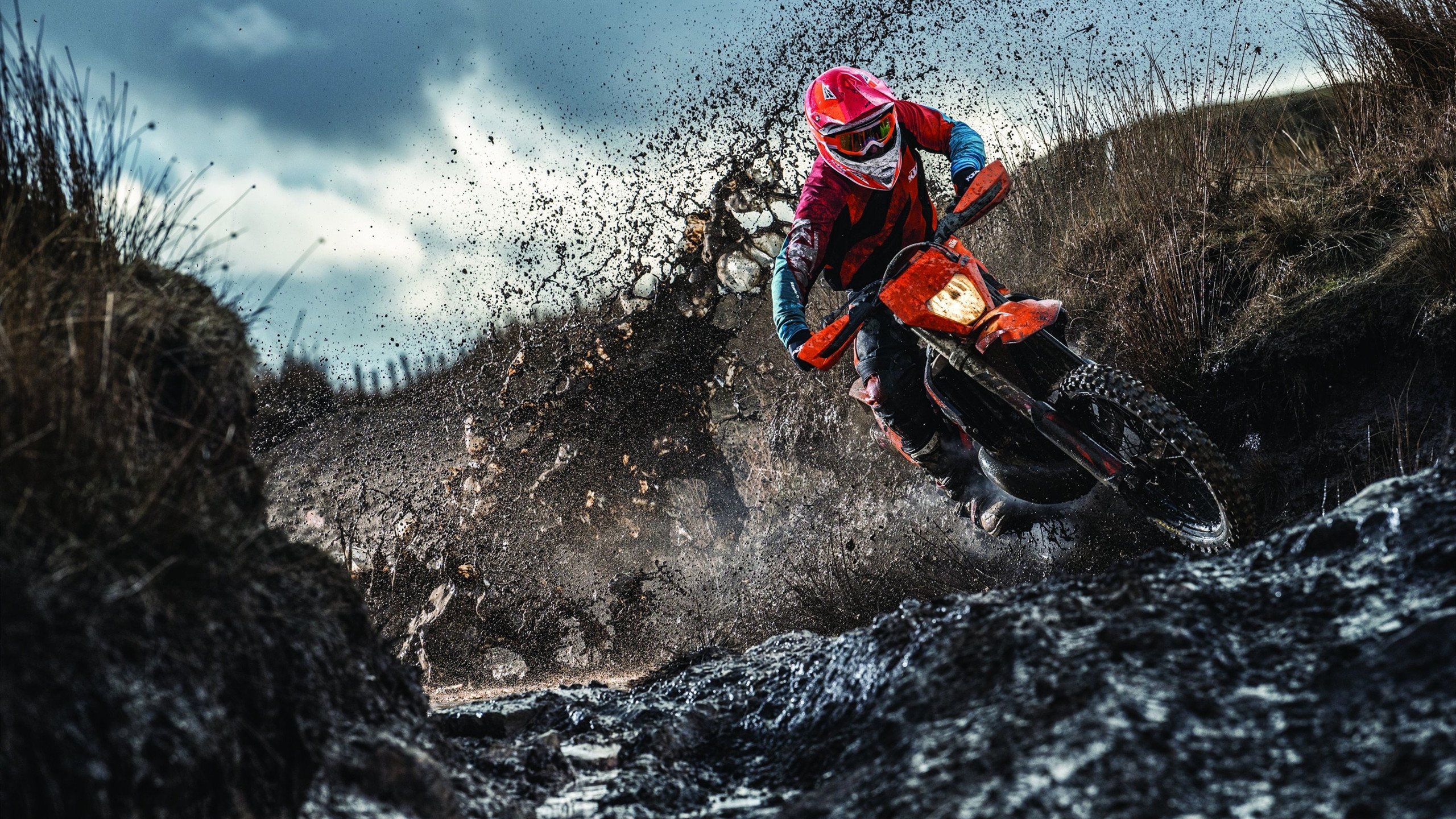 赛道与球场，当F1街道赛之夜遇见东契奇硬仗之王